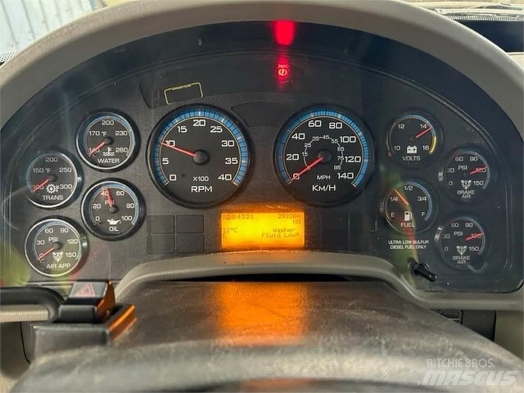 International 4900 Küçük araçlar