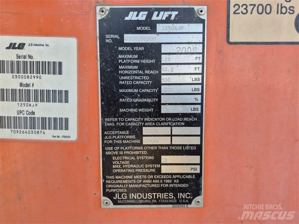 JLG 1250AJP Körüklü personel platformları