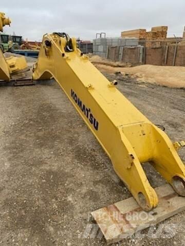 Komatsu  Lastik tekerli ekskavatörler