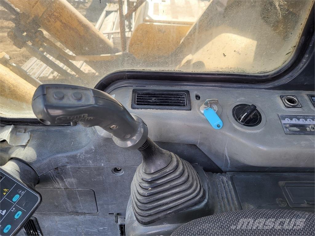 Komatsu PC600LC-6 Lastik tekerli ekskavatörler