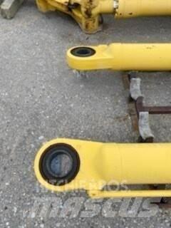 Komatsu PC800 Lastik tekerli ekskavatörler