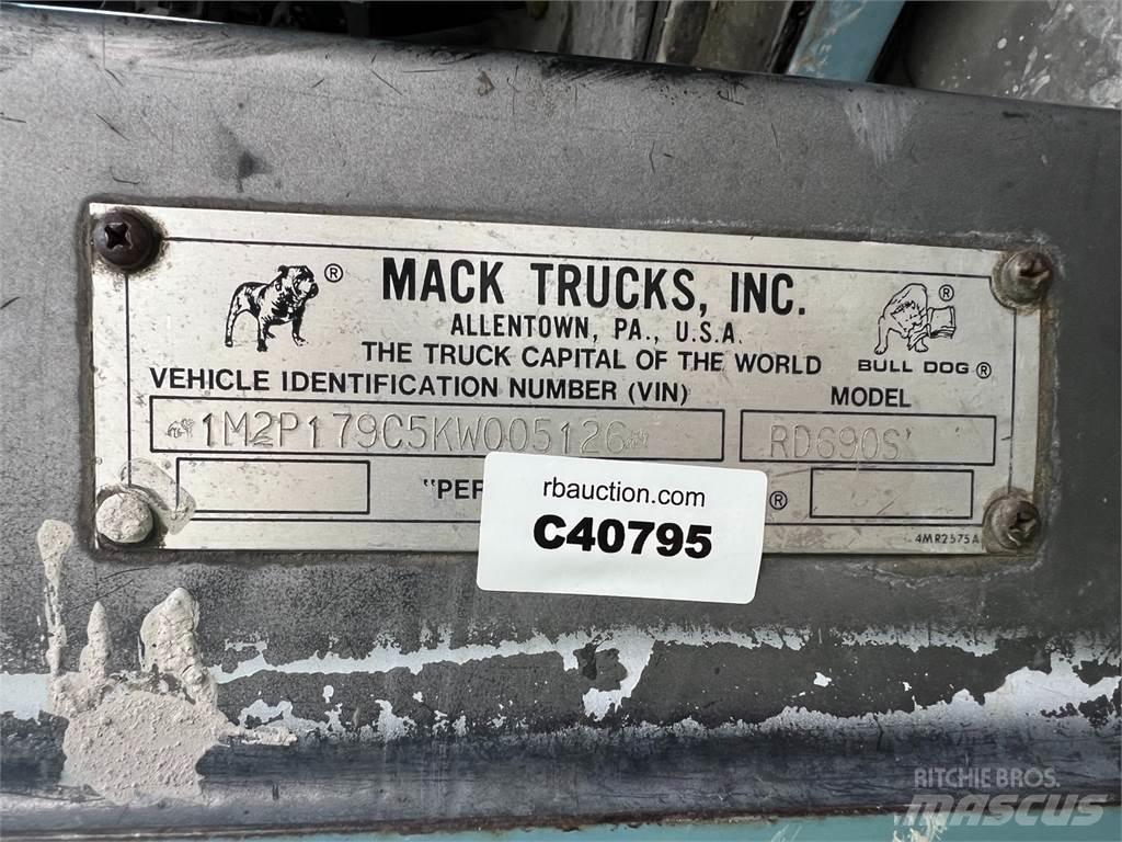 Mack RD690S Küçük araçlar