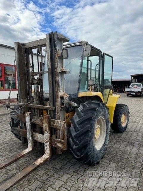 JCB 940-2 Arazi tipi forklift