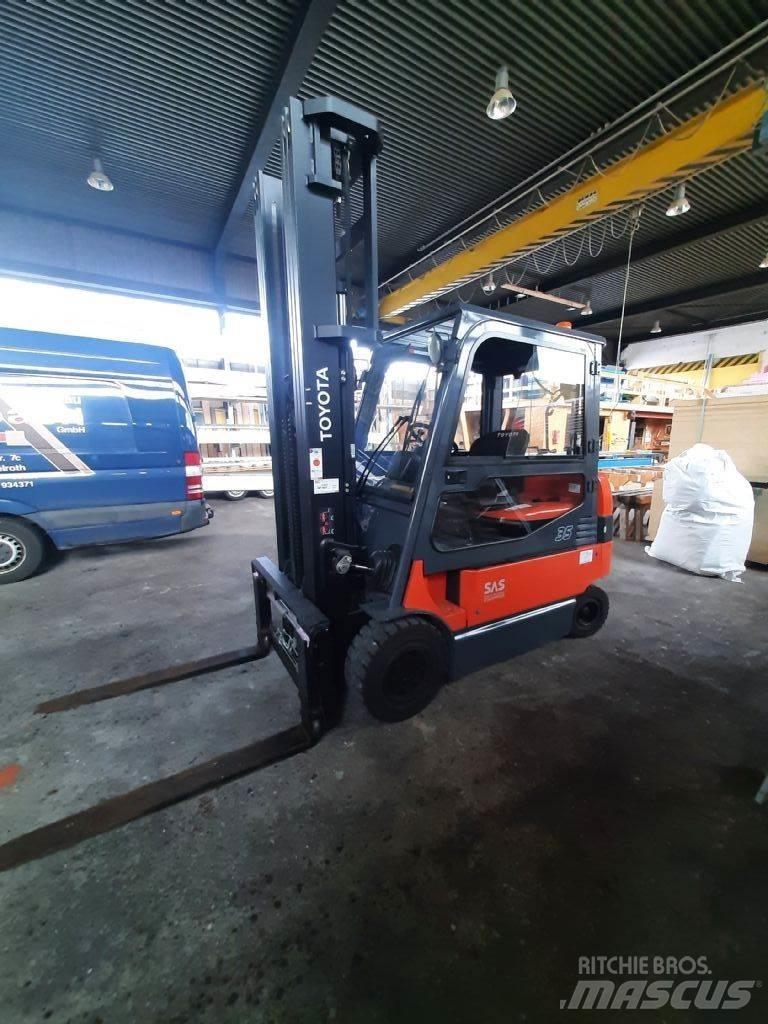 Toyota 7FBMF35 Elektrikli forkliftler