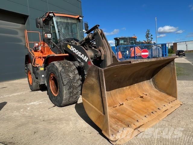 Develon DL300-5 Tekerlekli yükleyiciler