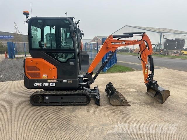 Develon DX19-7 Paletli ekskavatörler