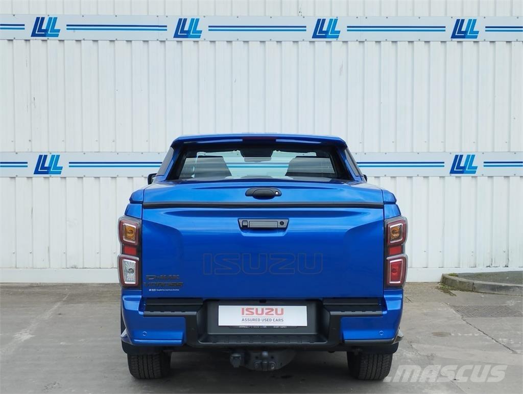 Isuzu V-Cross Pikaplar
