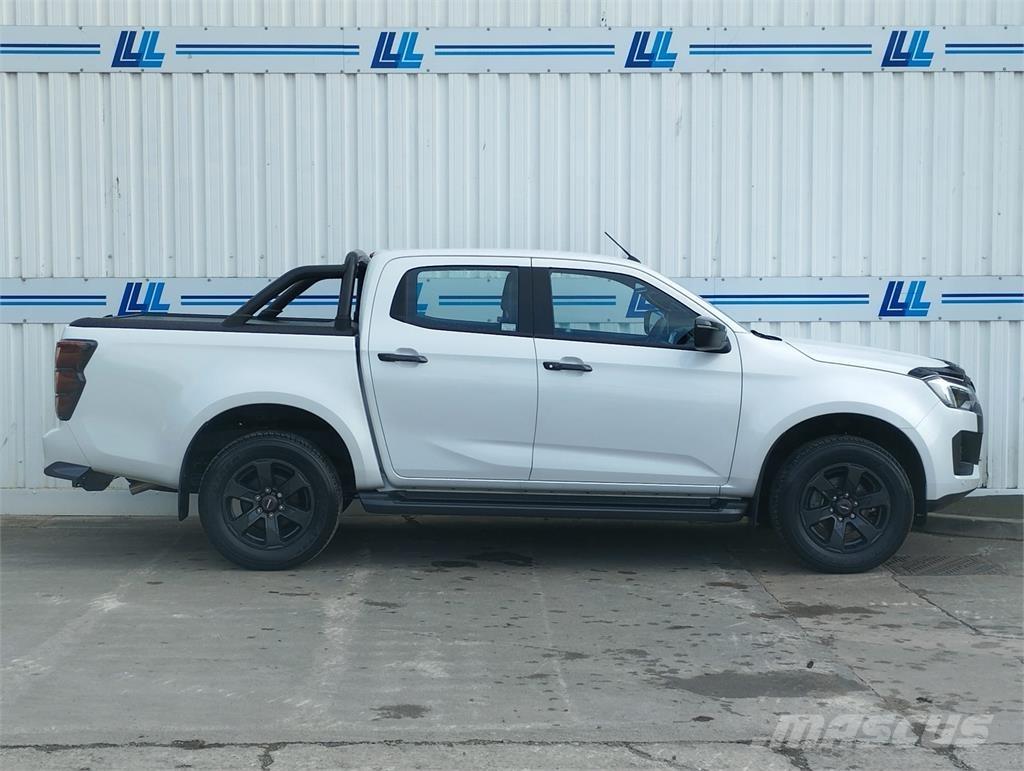 Isuzu V-Cross Pikaplar