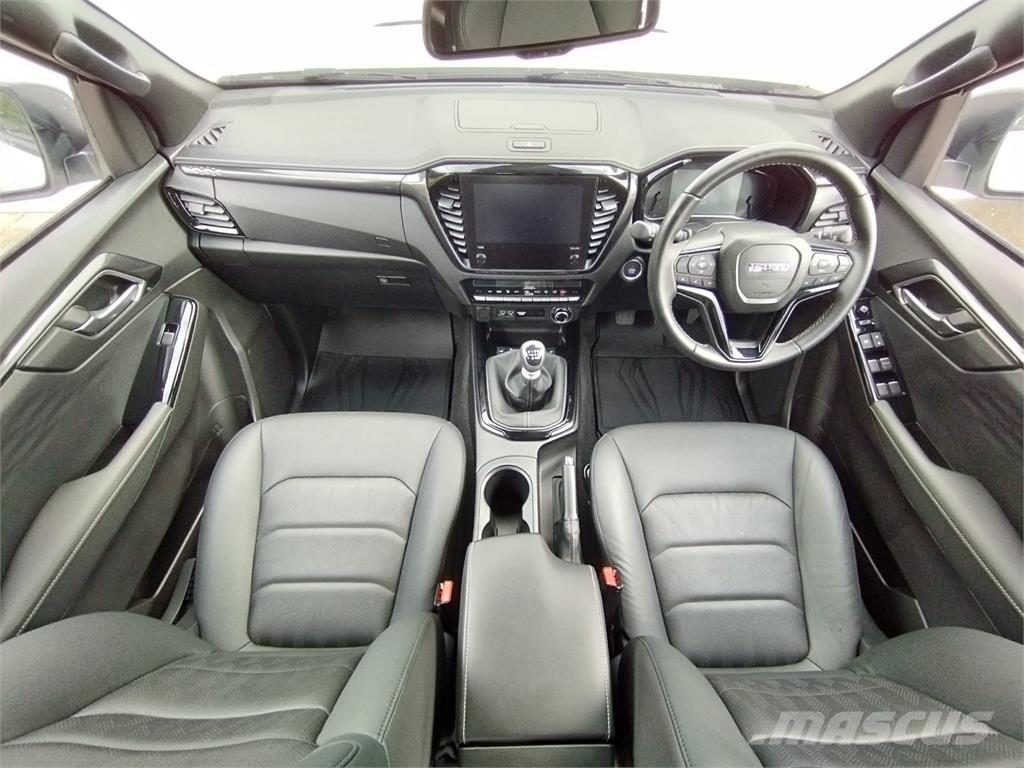 Isuzu V-Cross Pikaplar