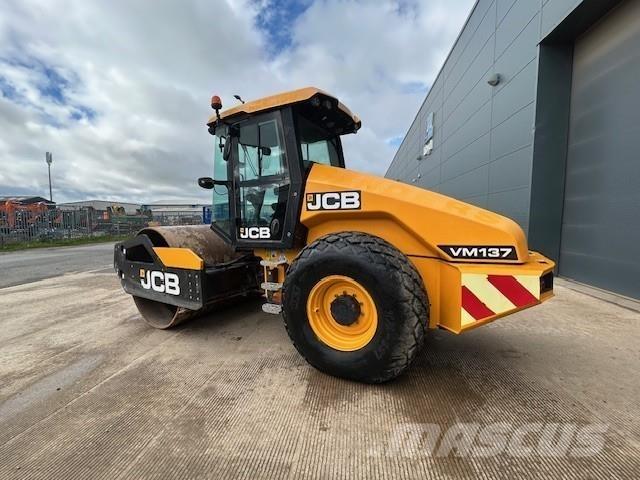 JCB VM137 Diger