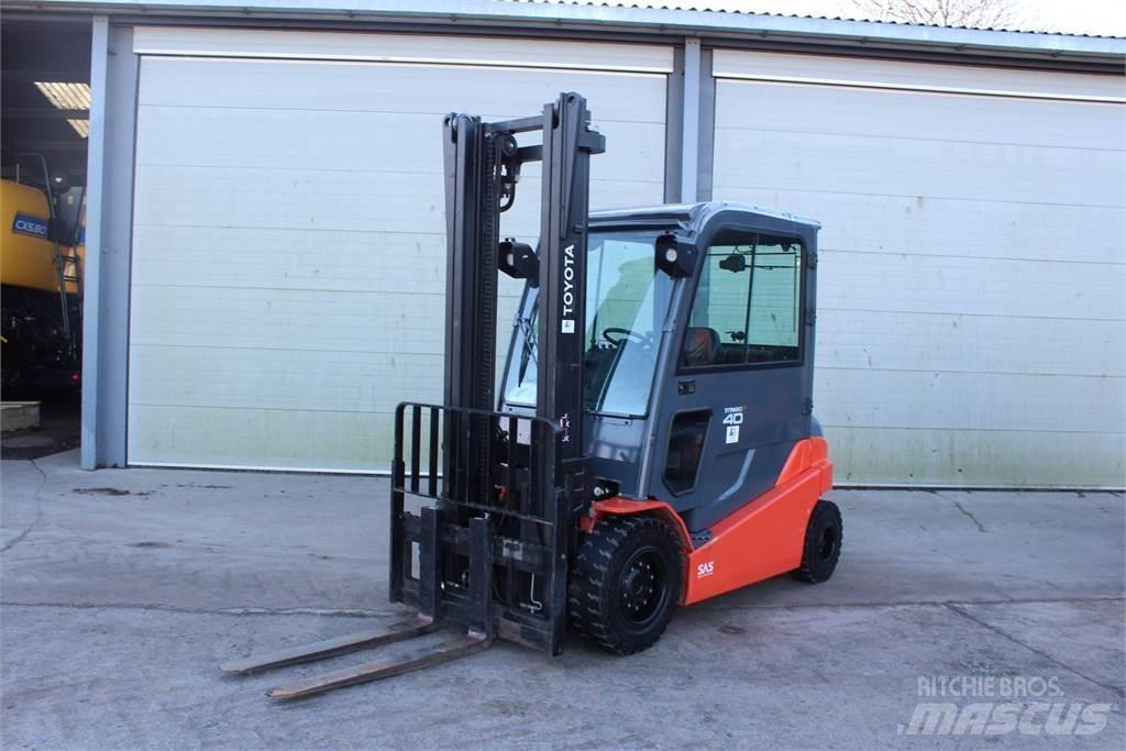 Toyota 4T Forklift Diger