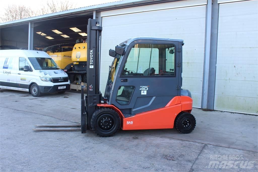 Toyota 4T Forklift Diger