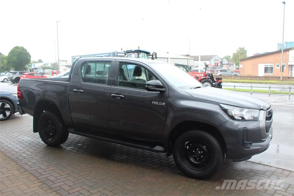 Toyota Hilux Pikaplar