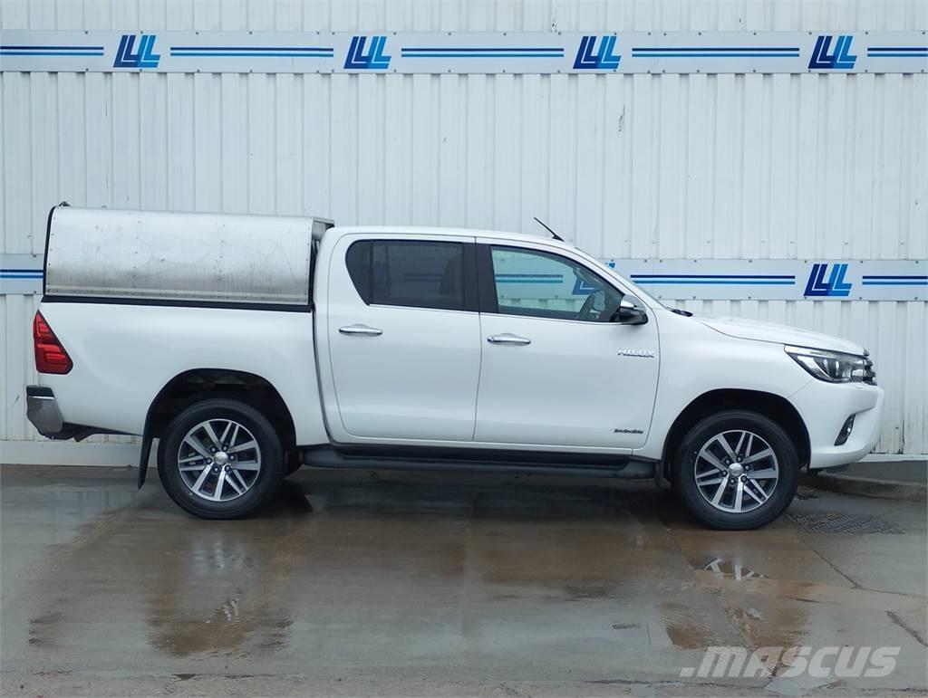 Toyota Hilux Pikaplar