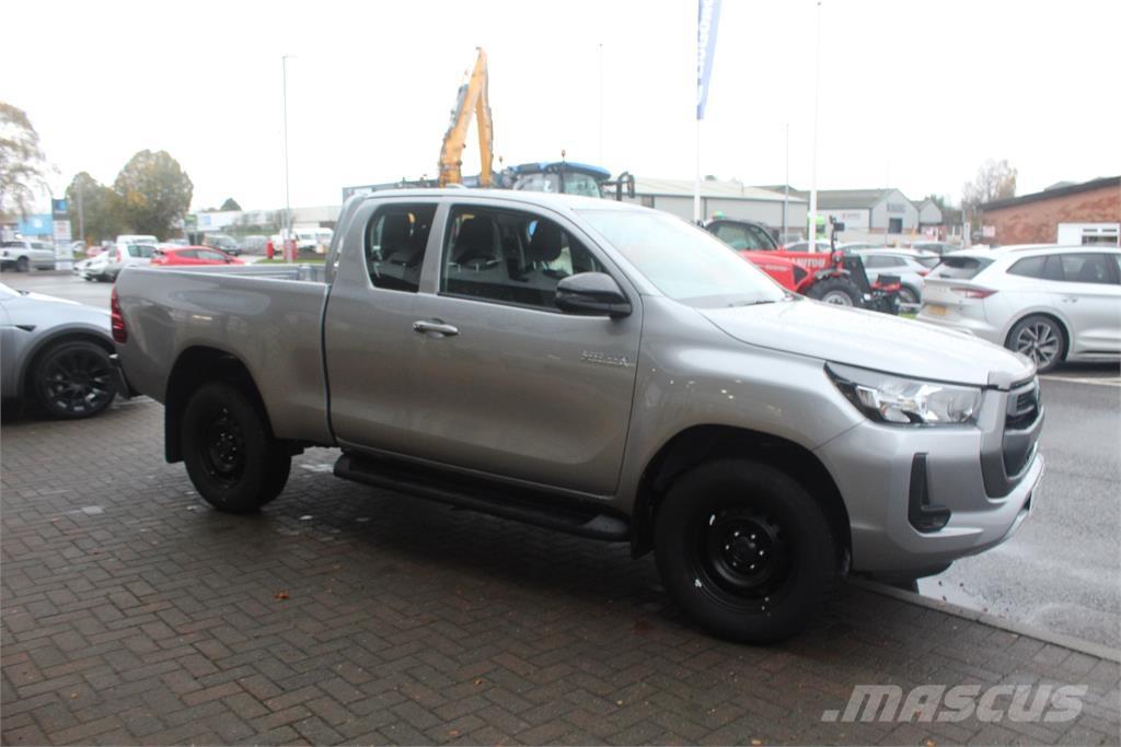 Toyota Hilux Pikaplar