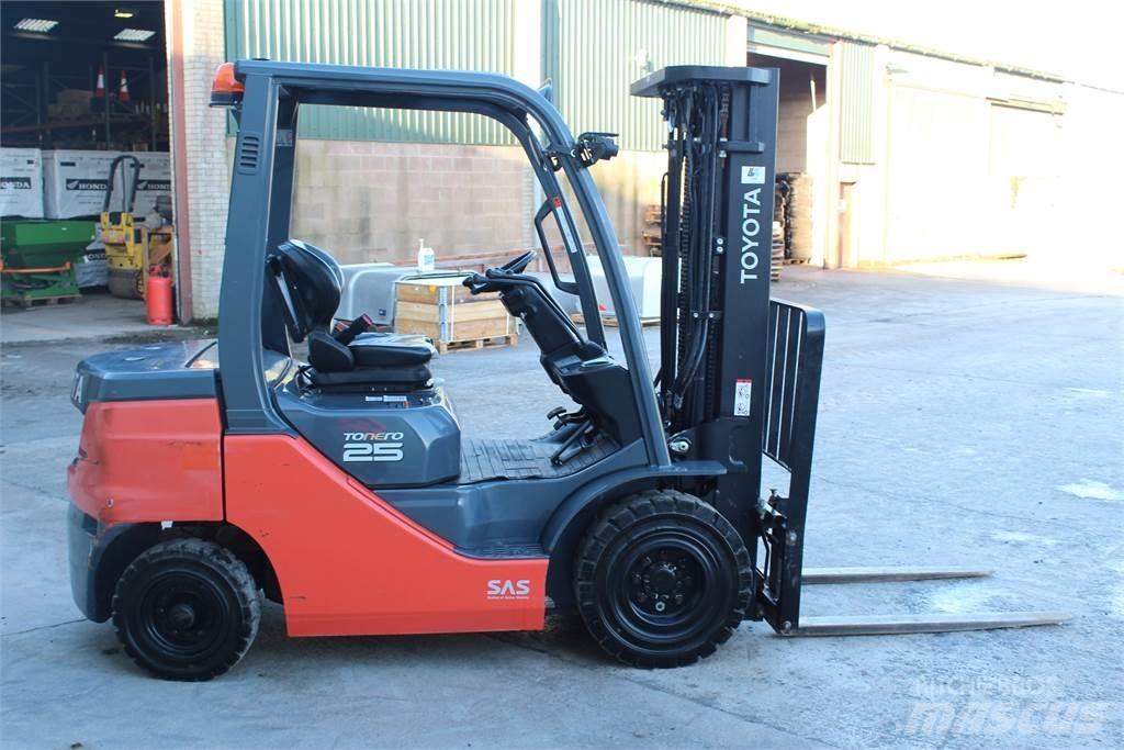 Toyota Tonero 2.5T Diger