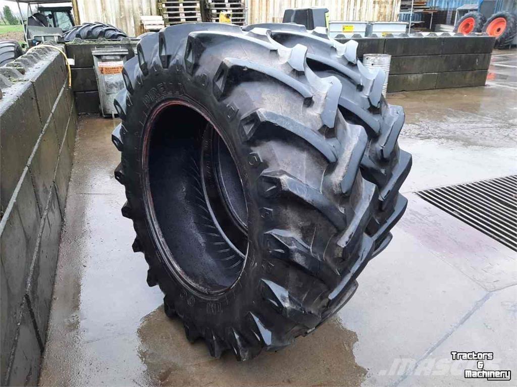Pirelli 520/70xR38 Tekerlekler