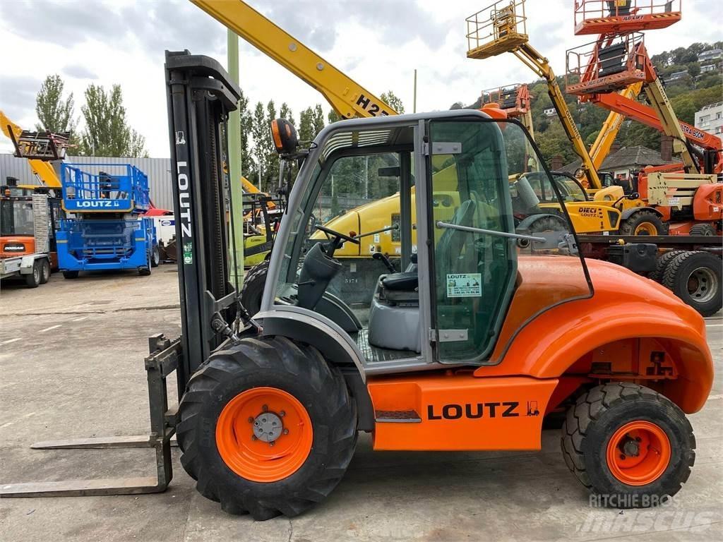 Ausa C300H Arazi tipi forklift
