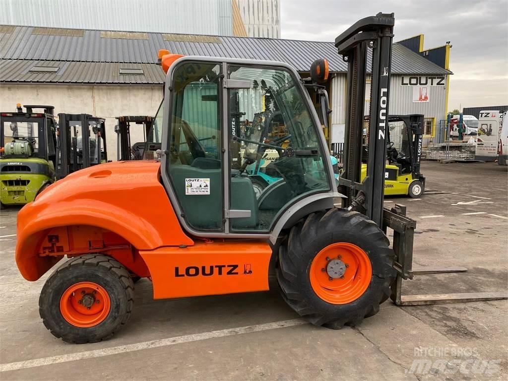 Ausa C300H Arazi tipi forklift