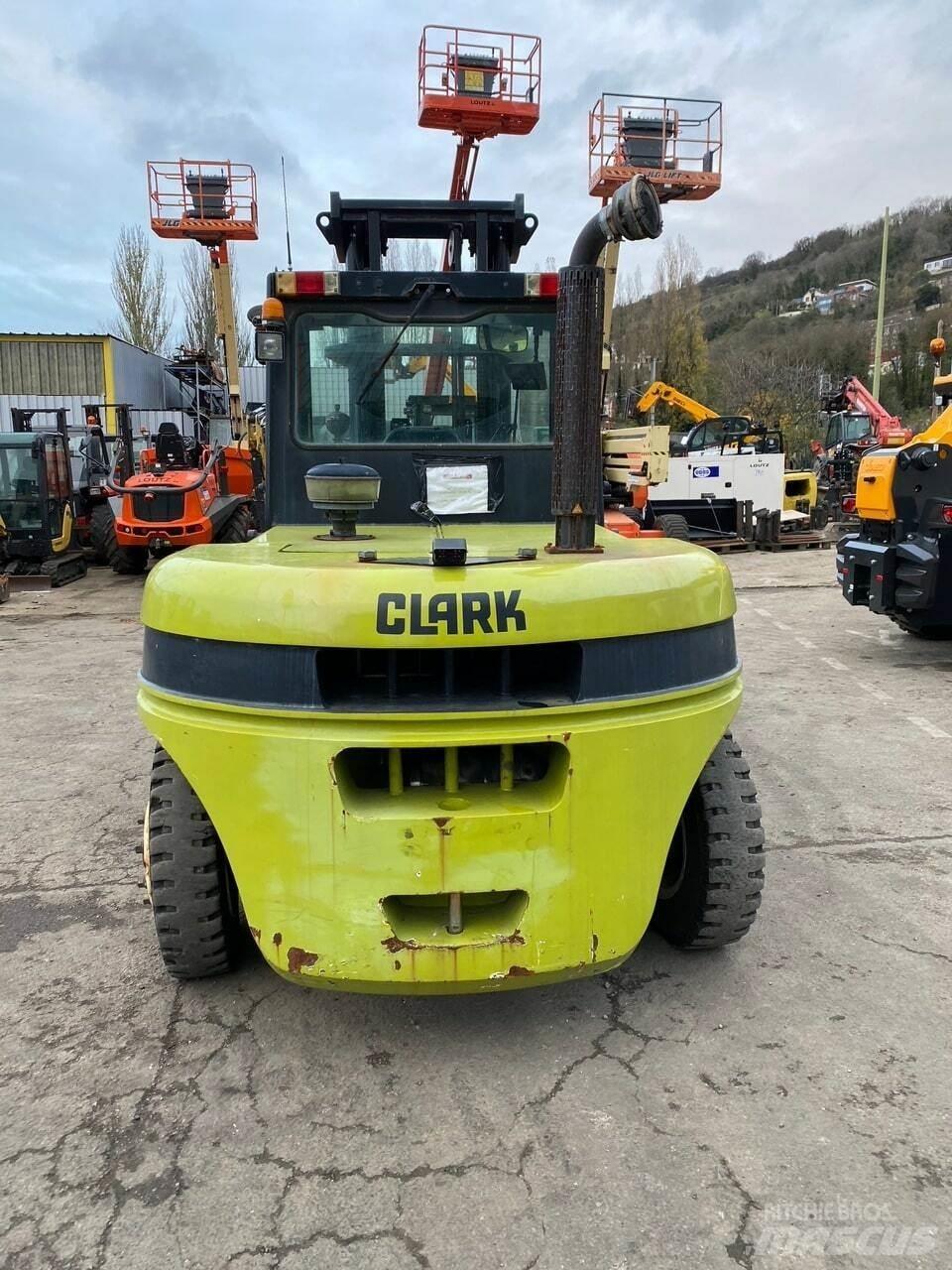 Clark C80D Diger