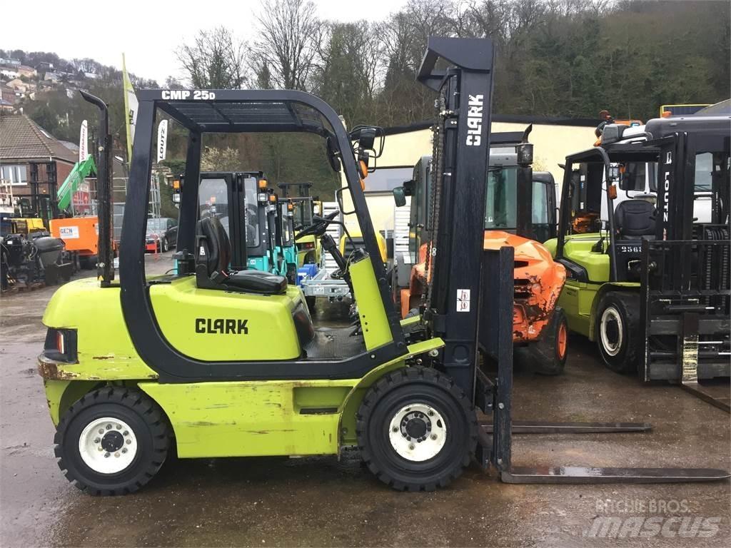 Clark CMP25D Diger