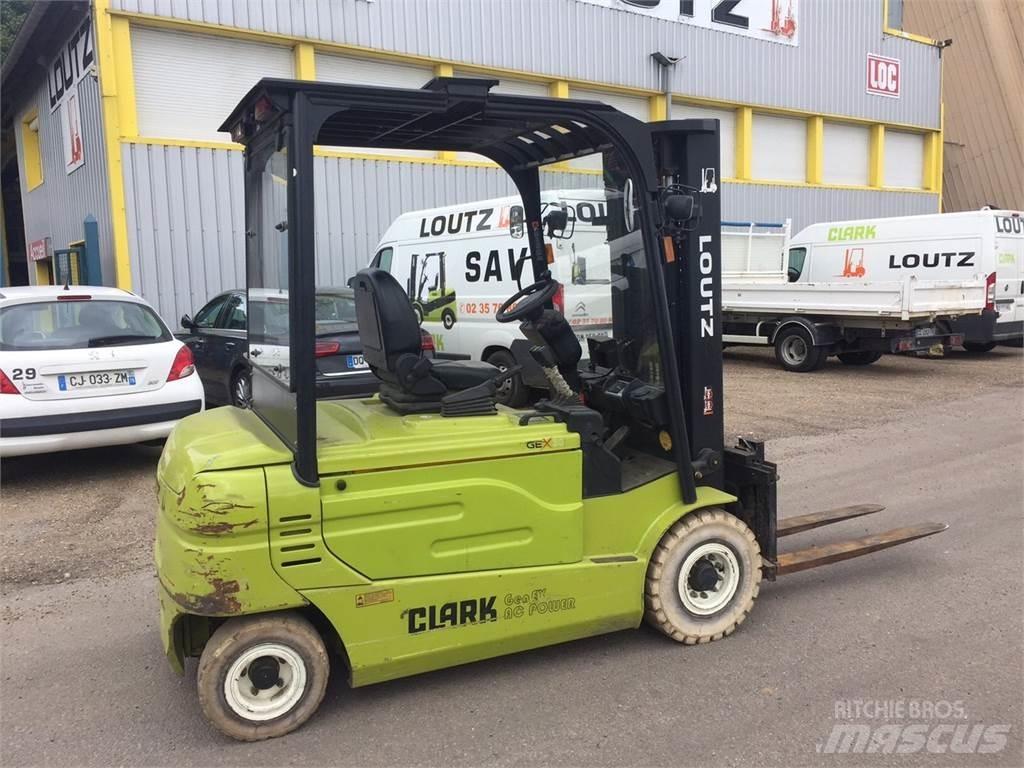 Clark GEX30 Diger