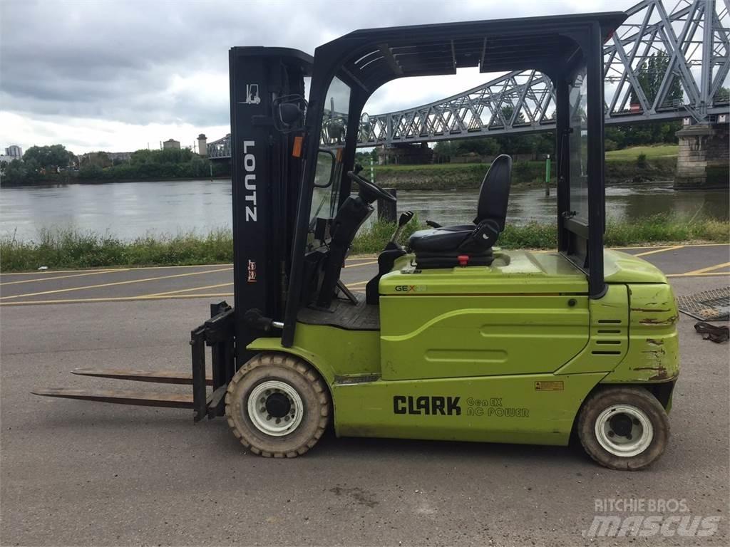 Clark GEX30 Diger