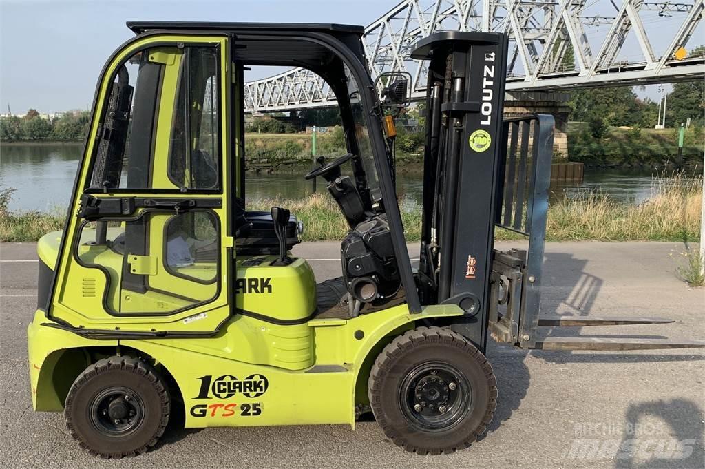 Clark GTS25D Diger