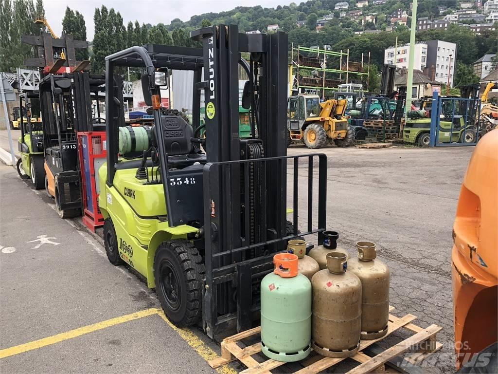Clark GTS25L Diger