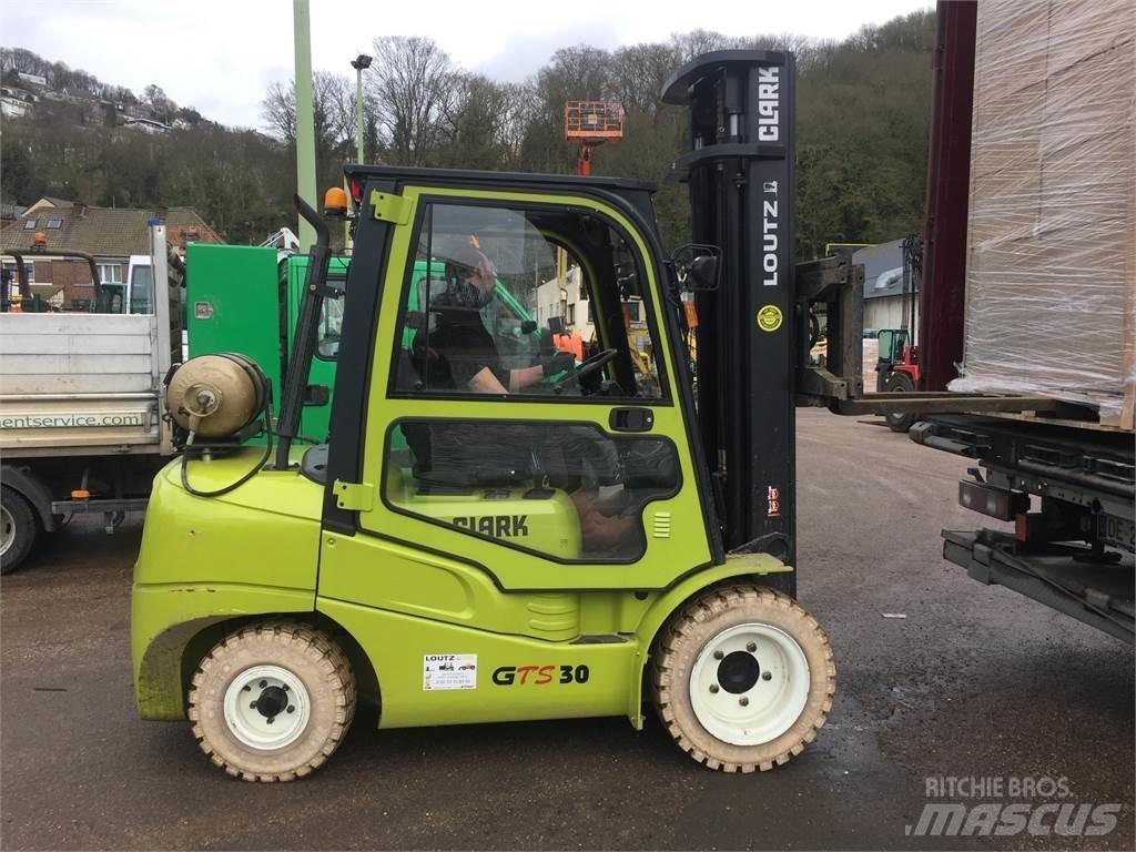 Clark GTS30L Diger
