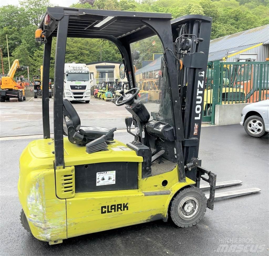Clark GTX18 Diger