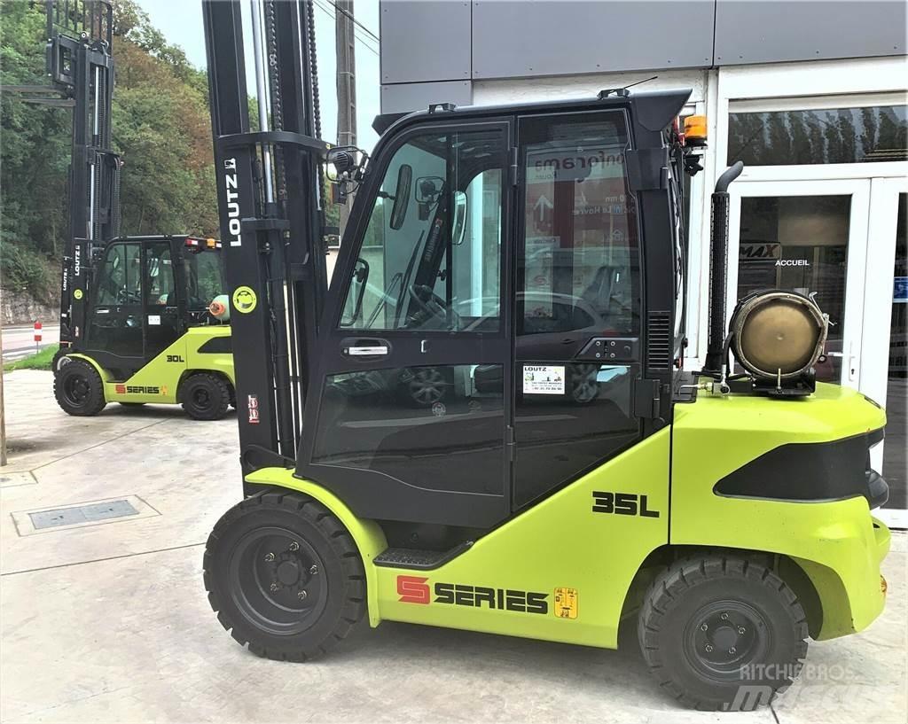 Clark S35L Diger