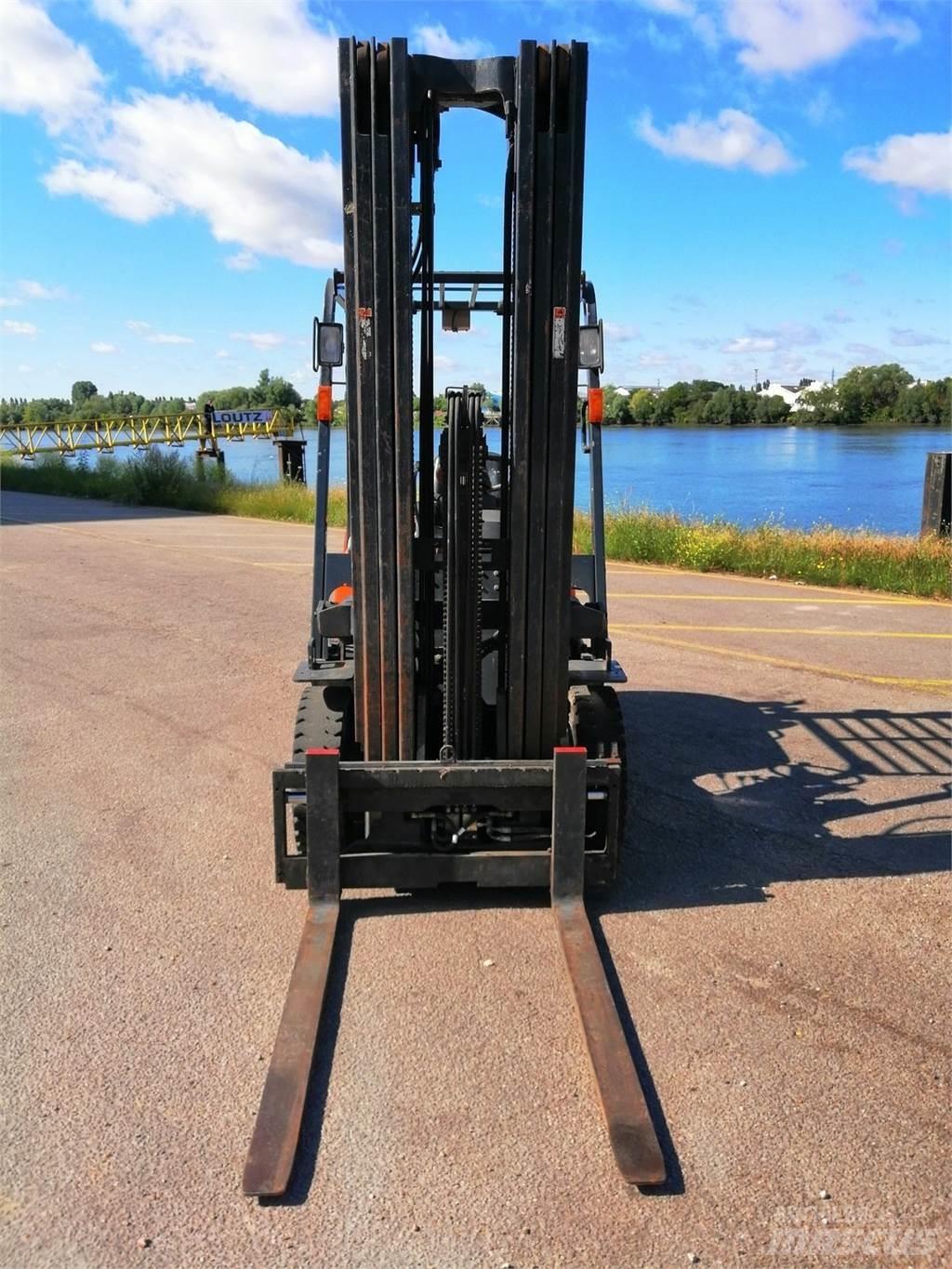 Doosan D25G Diger