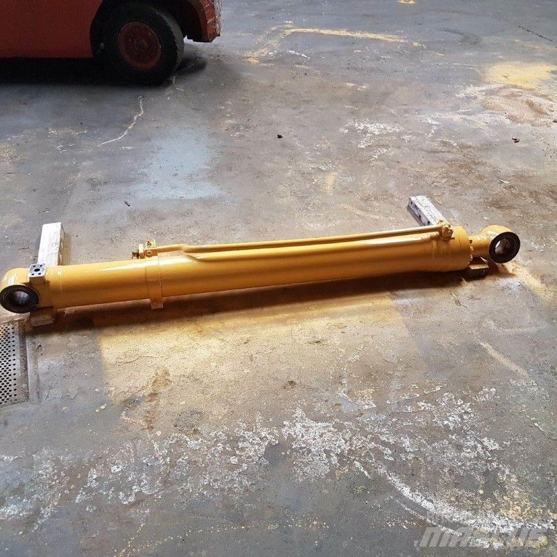 Komatsu  Diger