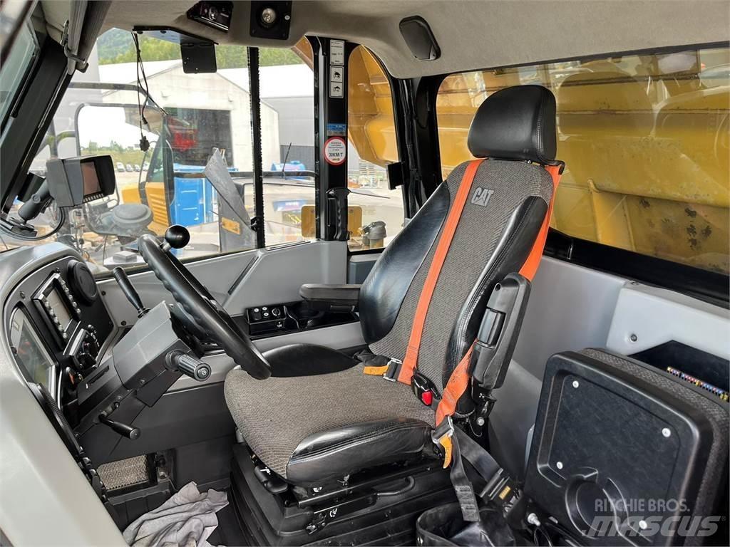CAT 772G Yol disi kaya kamyonu