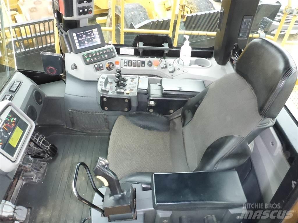 CAT 988K Teleskopik yükleyiciler