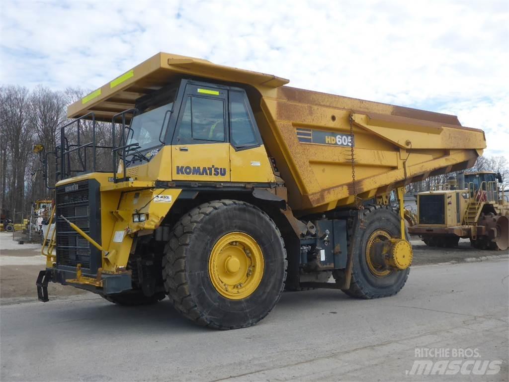 Komatsu HD605-7 Yol disi kaya kamyonu