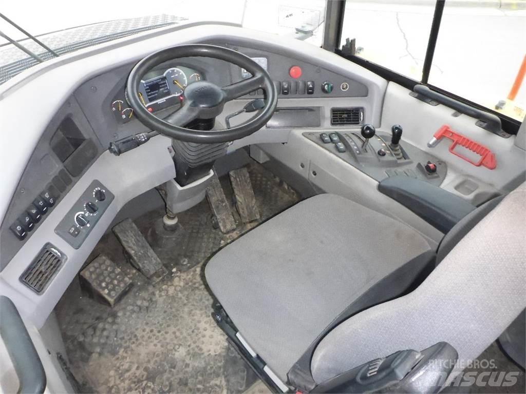 Volvo A25G Belden kirma kaya kamyonu