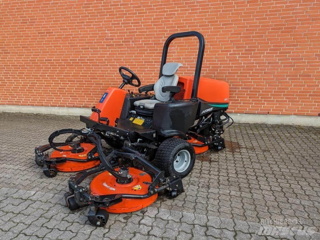 Jacobsen AR-3 Mobil çim biçme makineleri