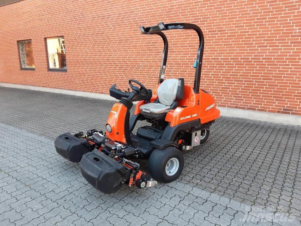 Jacobsen ECLIPS 322 Mobil çim biçme makineleri