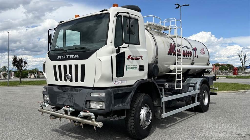 Astra HD8E 44.38 4x4 Tankerli kamyonlar