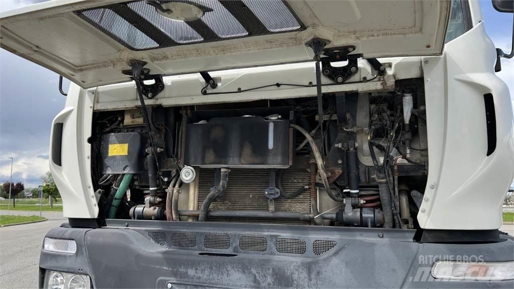 Astra HD8E 44.38 4x4 Tankerli kamyonlar