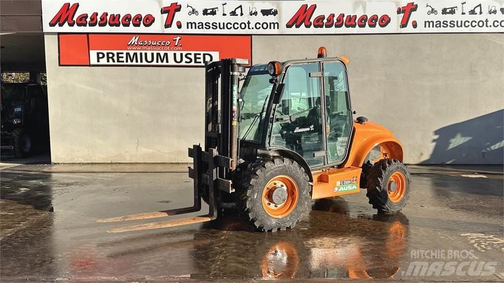 Ausa C250H 4X4 Arazi tipi forklift
