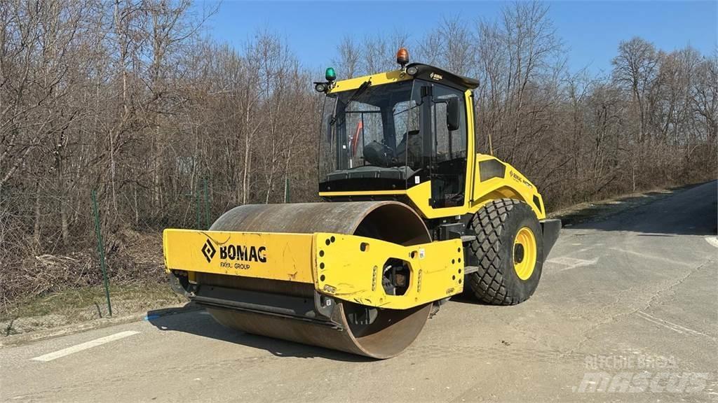 Bomag BW213 DH-5 Zemin sıkıştırma makineleri