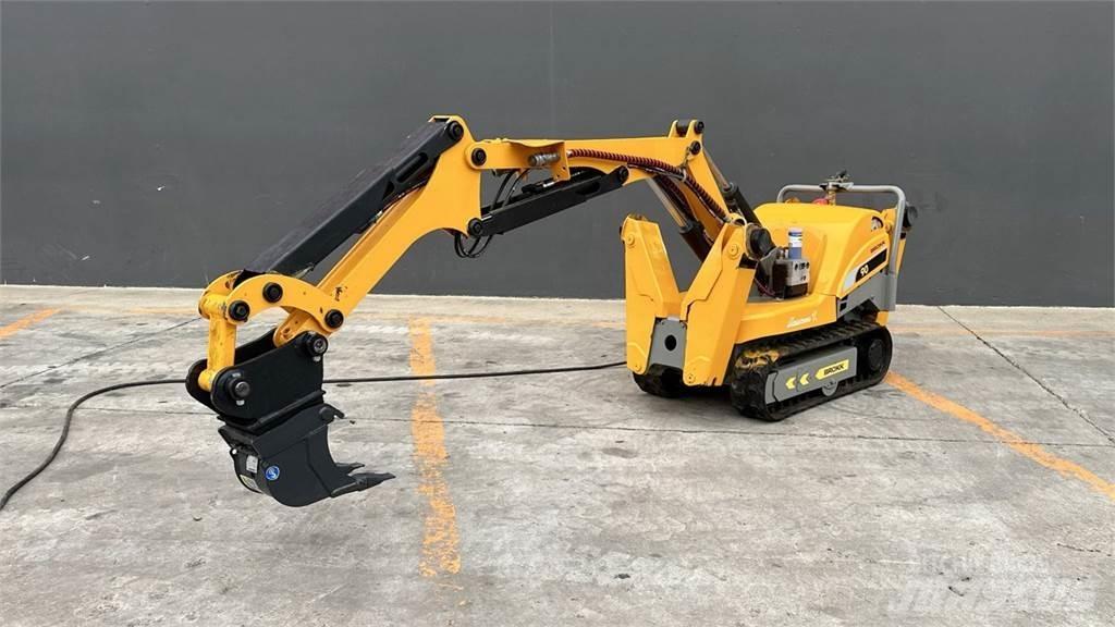 Brokk 90 Mini ekskavatörler, 7 tona dek