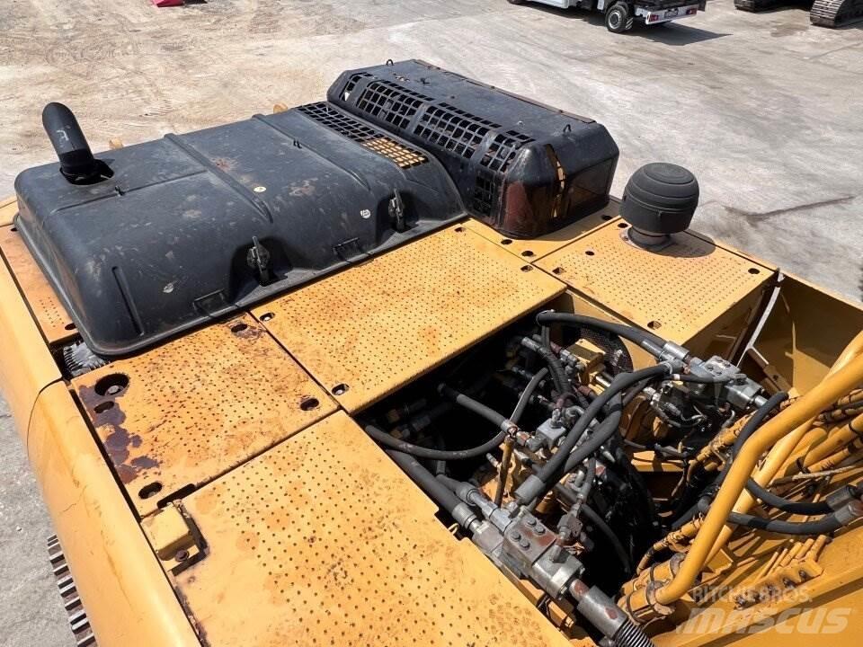CAT 330D UHD Paletli ekskavatörler