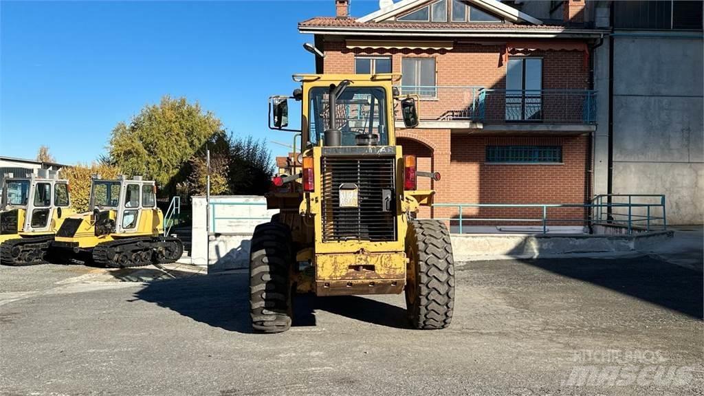 CAT 916 Tekerlekli yükleyiciler