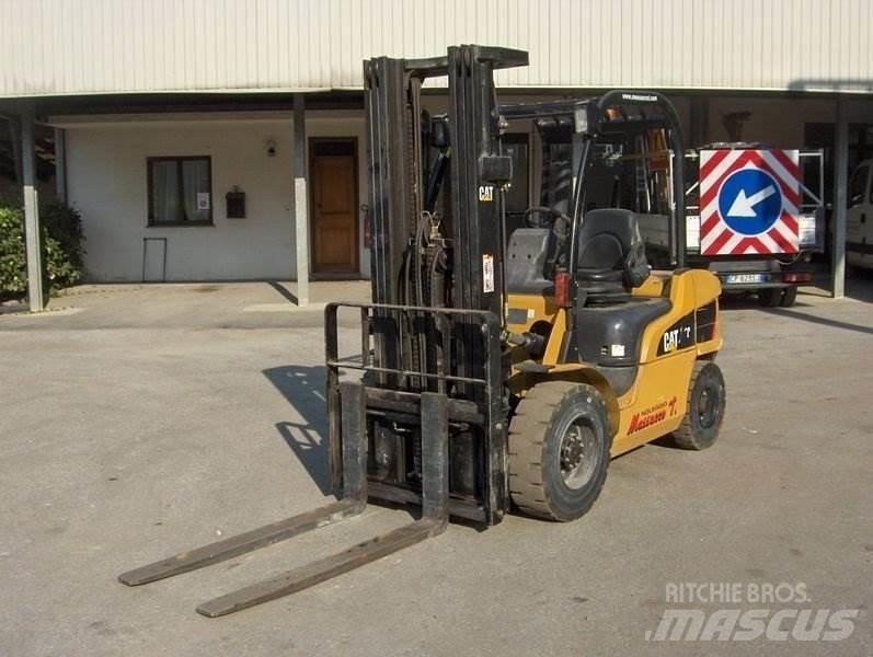 CAT DP30N Dizel forkliftler