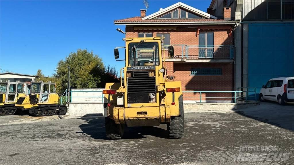 CAT IT28B Tekerlekli yükleyiciler