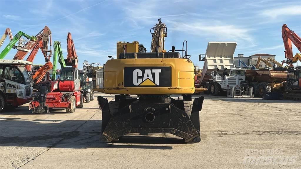 CAT M325D 4X4 Lastik tekerli ekskavatörler